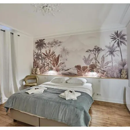 Eiffel Tower Trocadero By Prestige